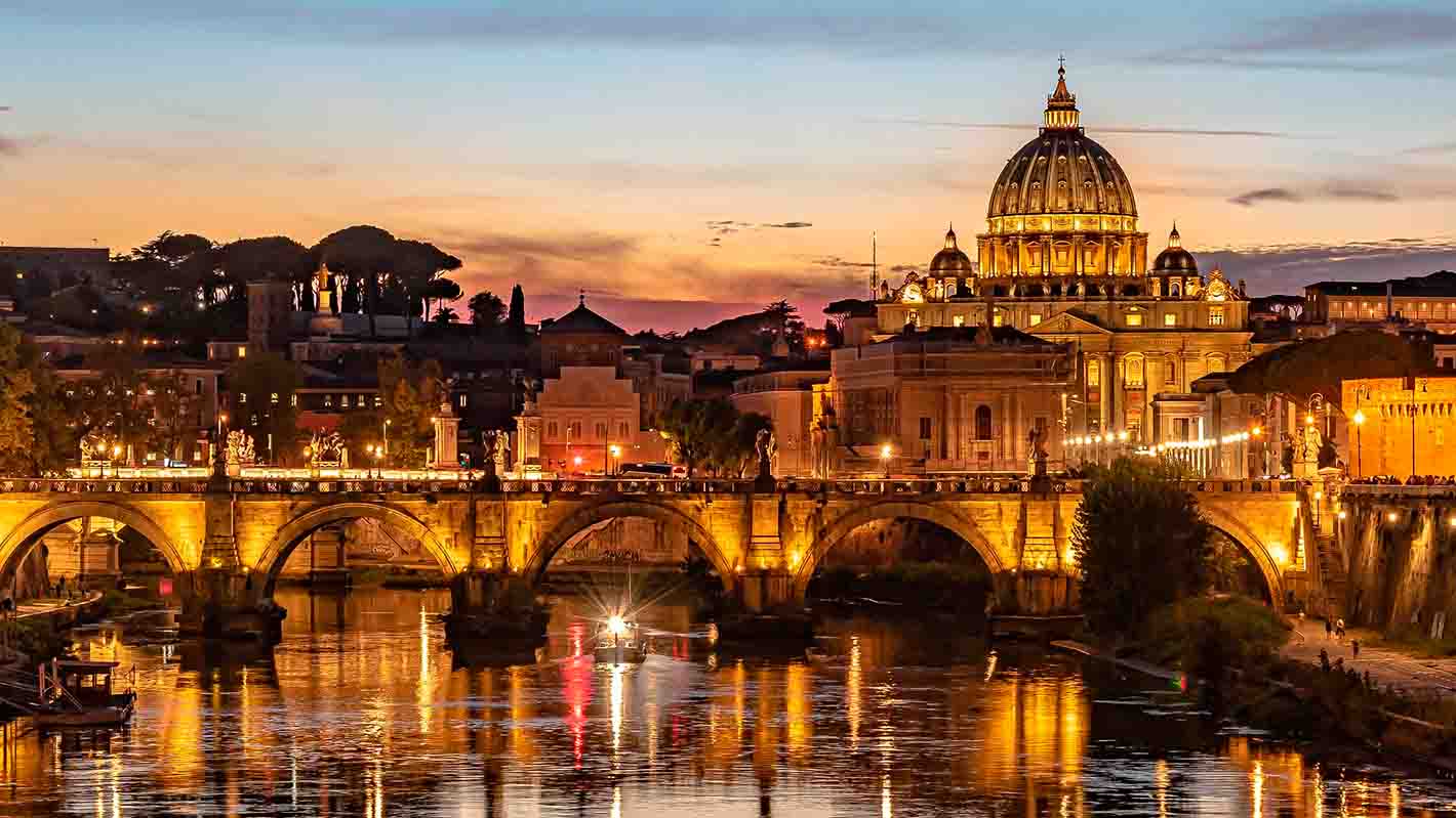 Roma de noche en Italia
