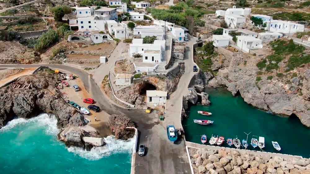 Plano aéreo de Isla Anticitera en Grecia